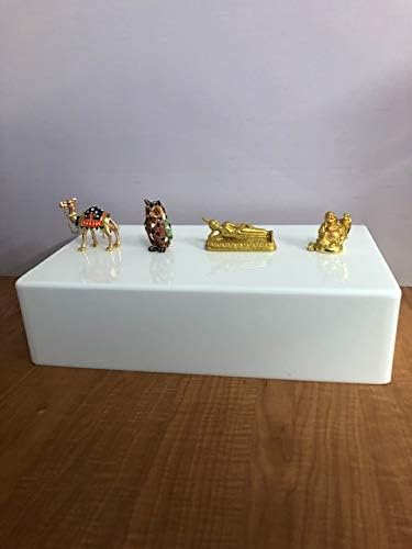 White 16W 9D 4H Art Sculpture Acrylic Display Stand