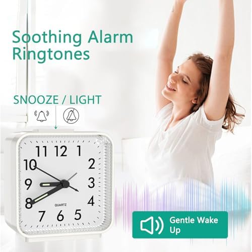 ORIA Analog Alarm Clock with Light and Snooze