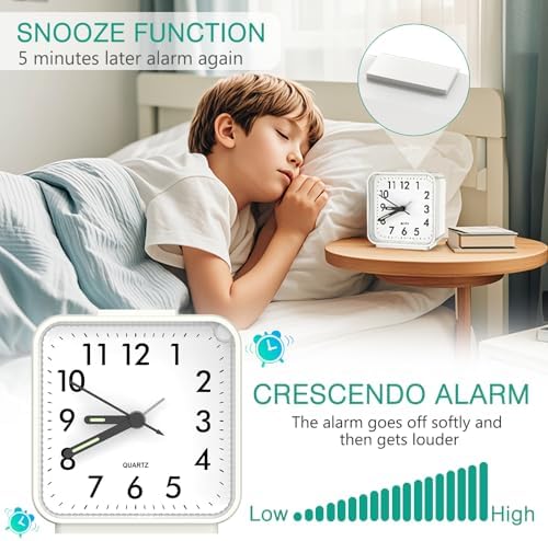 ORIA Analog Alarm Clock with Light and Snooze