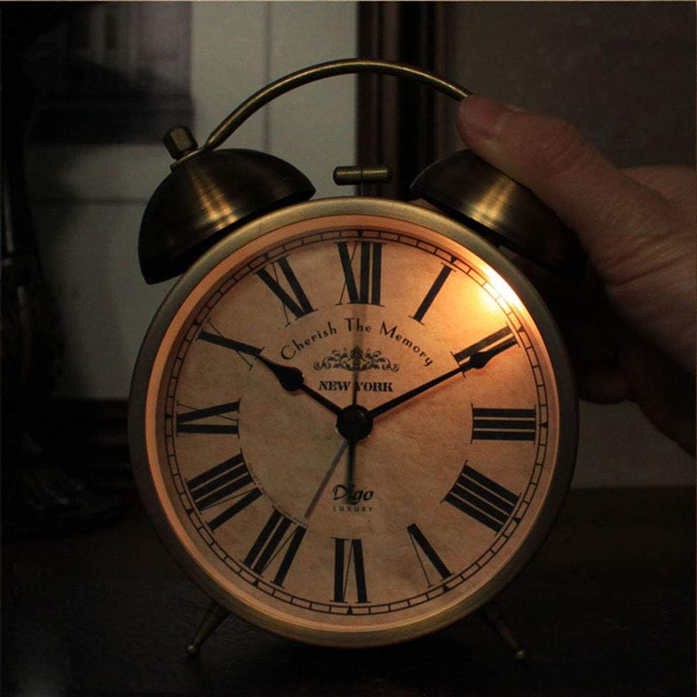 Maxspace Retro Analog Metal Table Clock