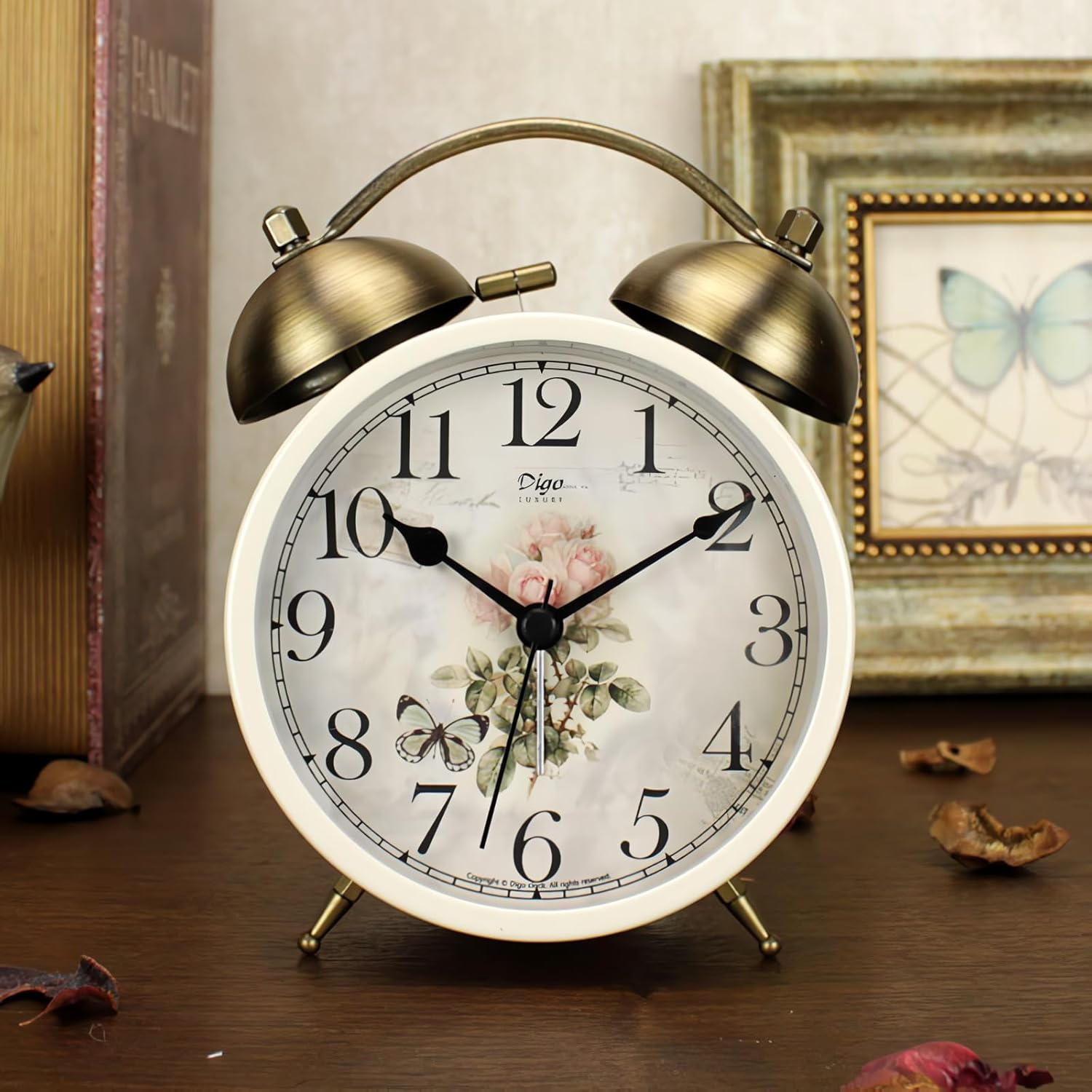 Maxspace Retro Analog Alarm Clock with Night Light
