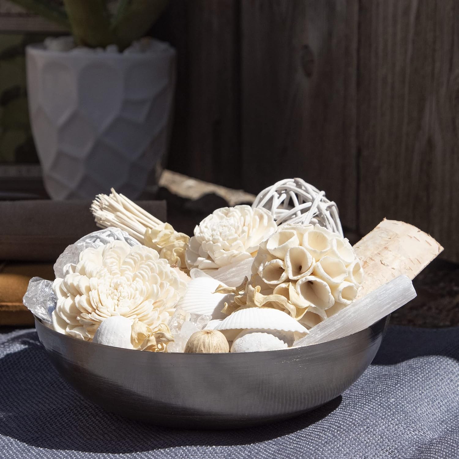 ANDALUCA 20 oz Botanical Potpourri with Selenite Crystals