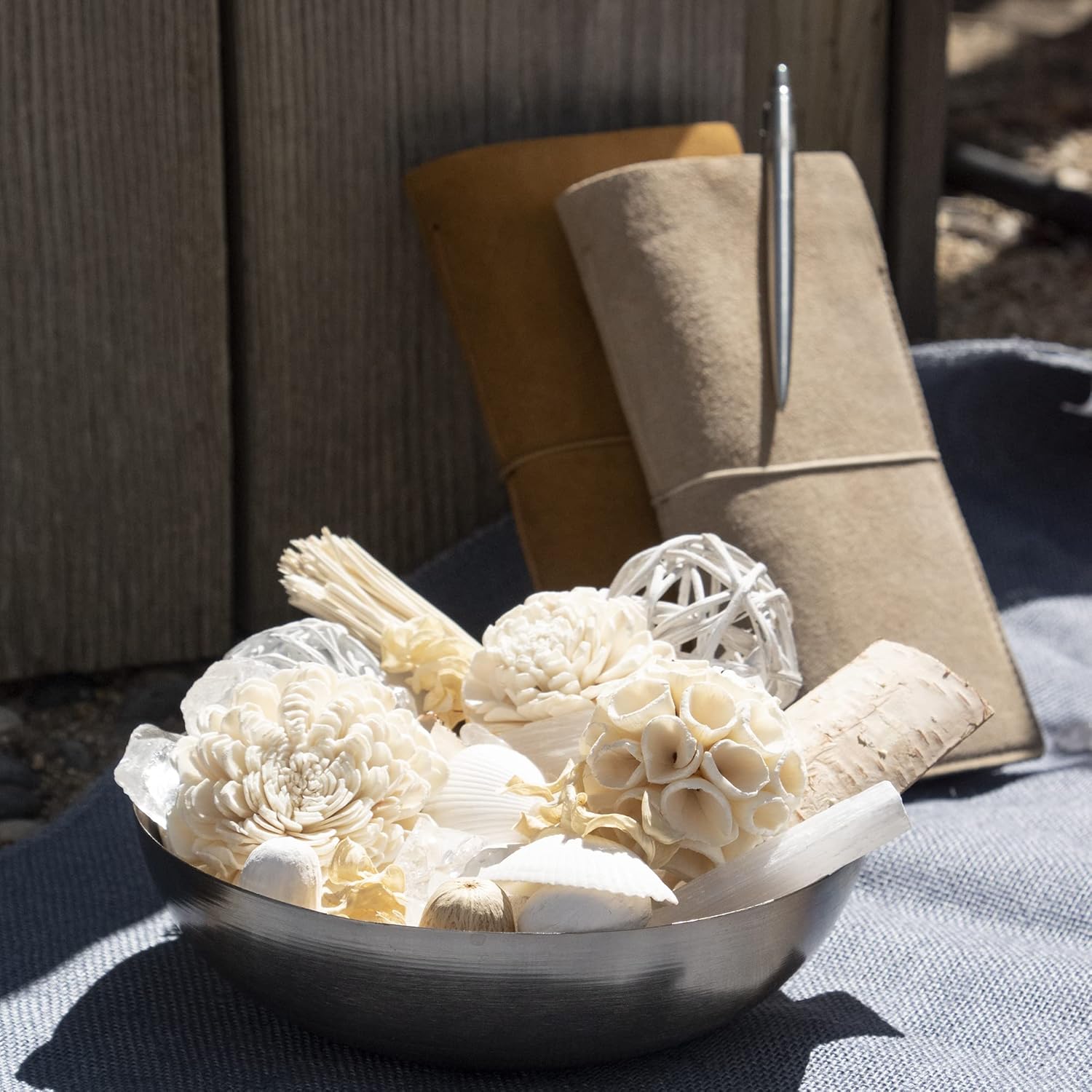 ANDALUCA 20 oz Botanical Potpourri with Selenite Crystals